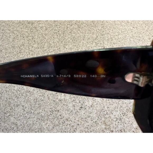 Chanel Sunglasses CH5435, Black/Gold, Brown/black Tortoise Gradient Lens - Picture 7 of 11